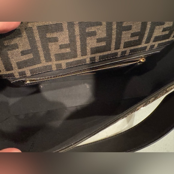 FENDI Baguette Medium with sequins - Picture 5 of 7